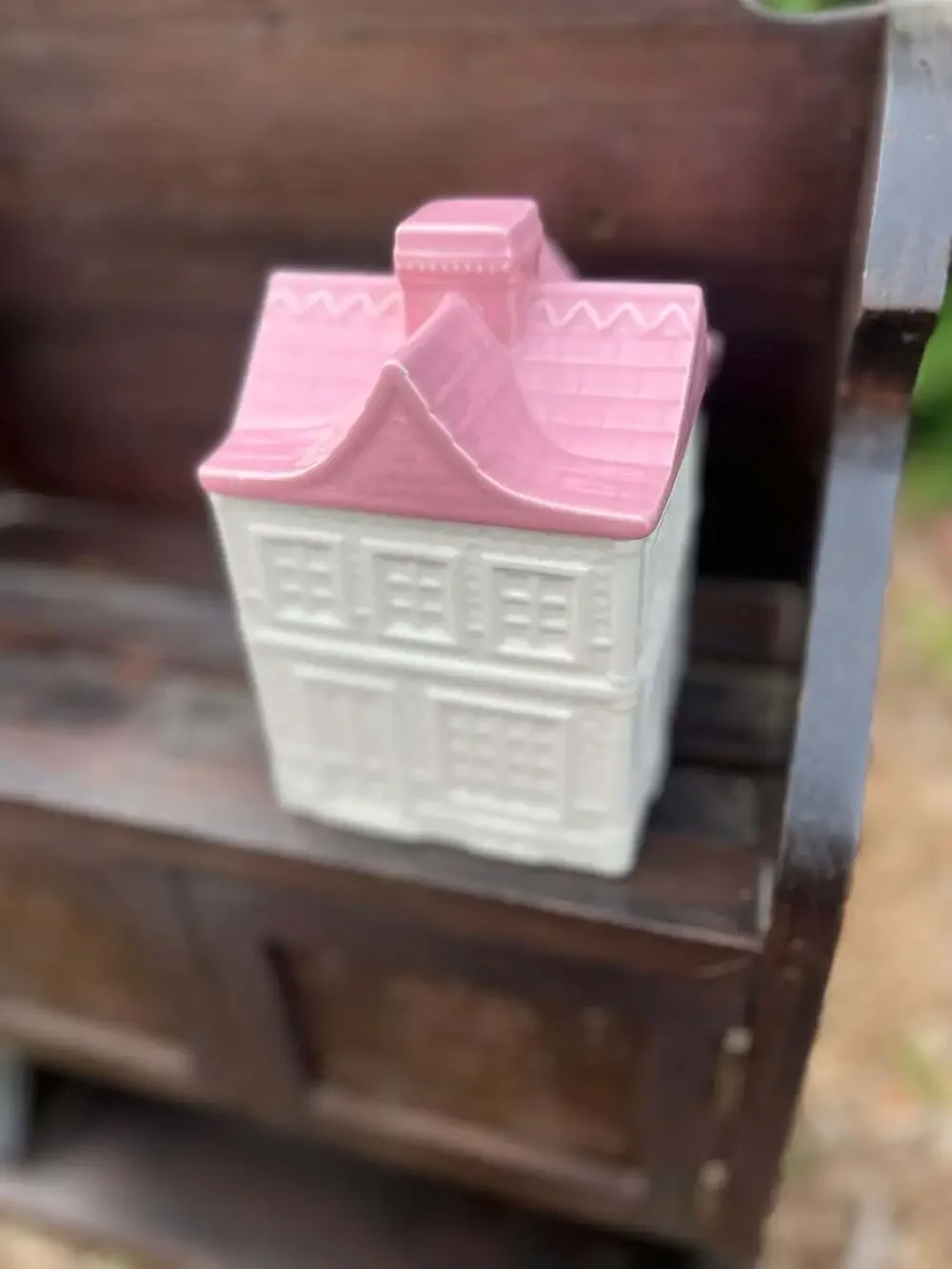 Vintage 1989 Avon Townhouse Collection Tea Room Pink Roof House Canister Jar